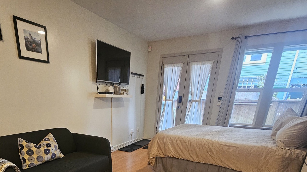 Photo of Bedroom in Downtown Eastside