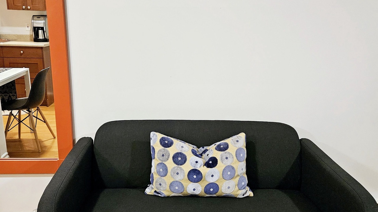 Photo of Livingroom in Downtown Eastside