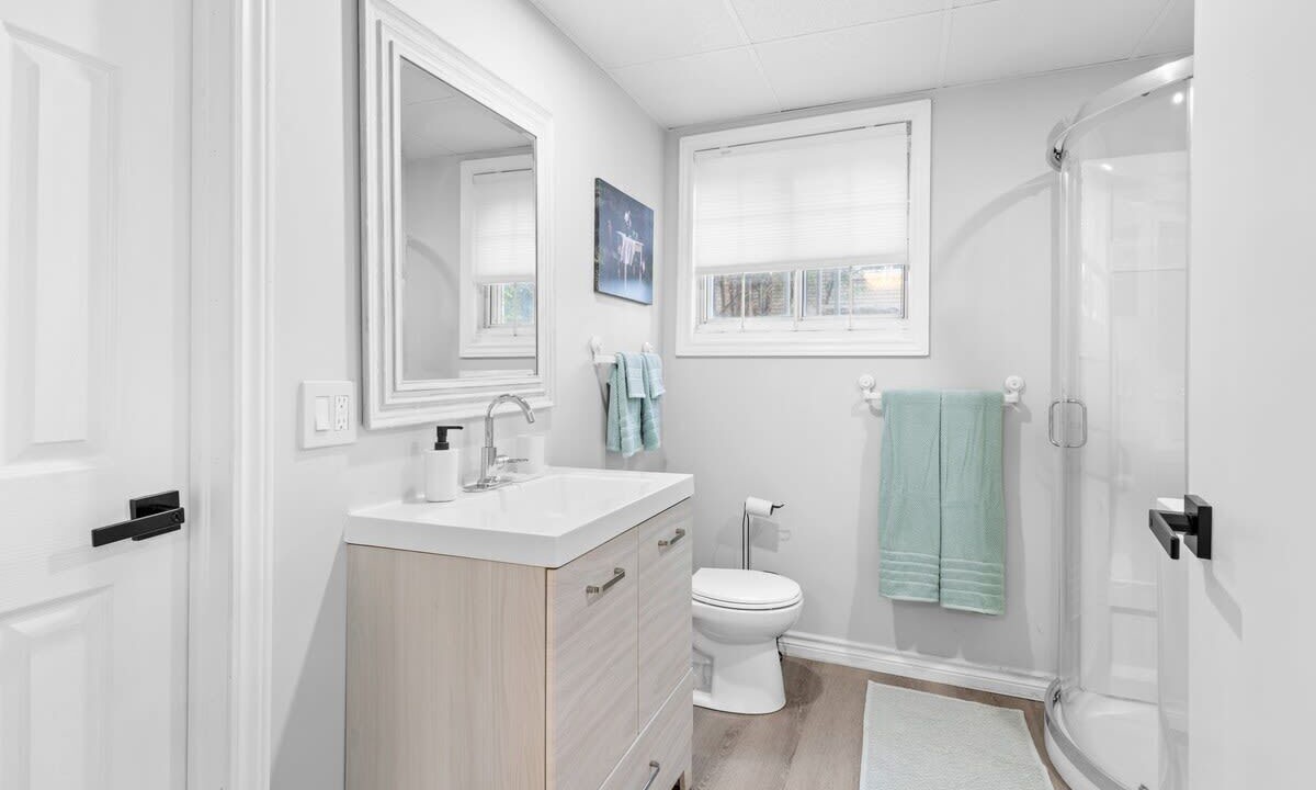 Photo of Bathroom in Pierrefonds-Roxboro