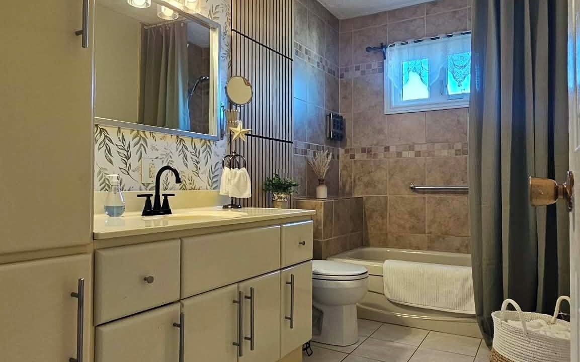 Photo of Bathroom in Birchy Bay