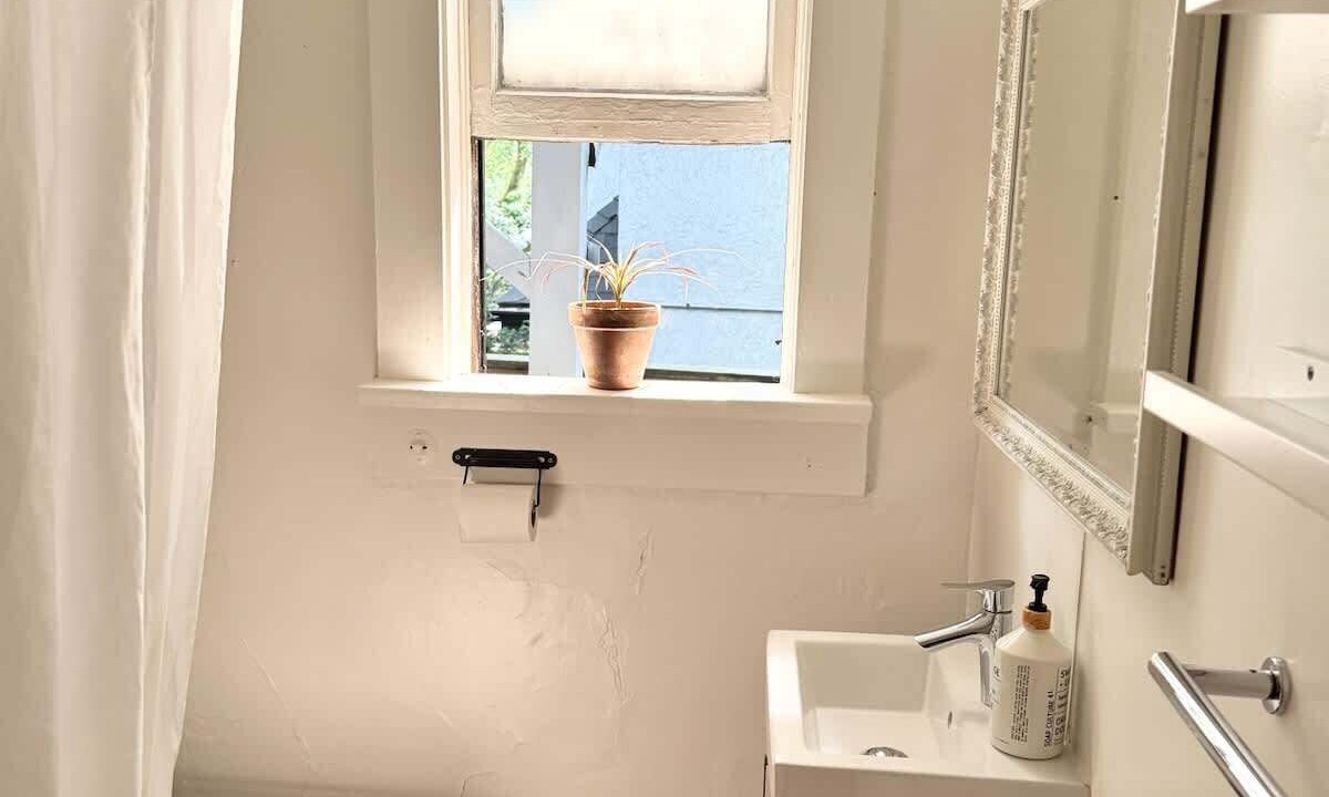 Photo of Bathroom in Marpole