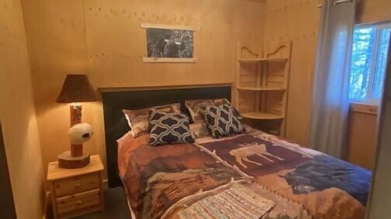 Photo of Bedroom in Toad River