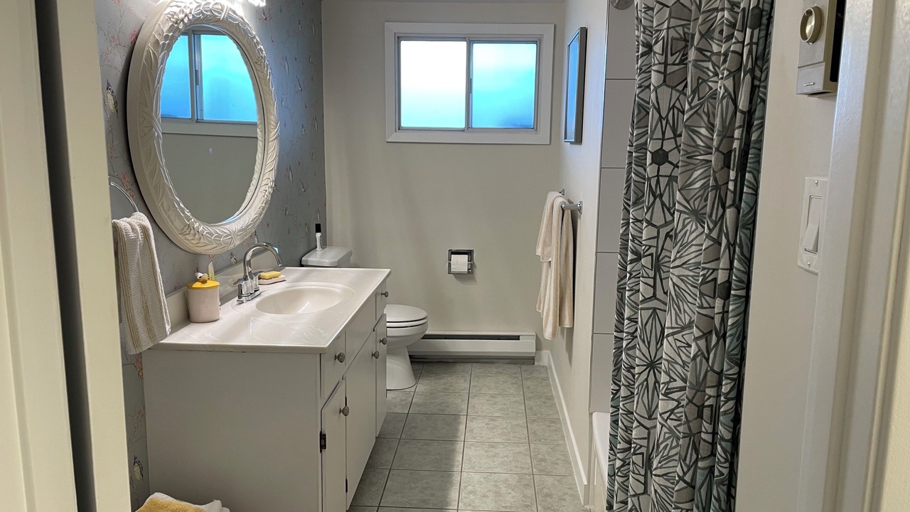 Photo of Bathroom in Okanagan-Similkameen