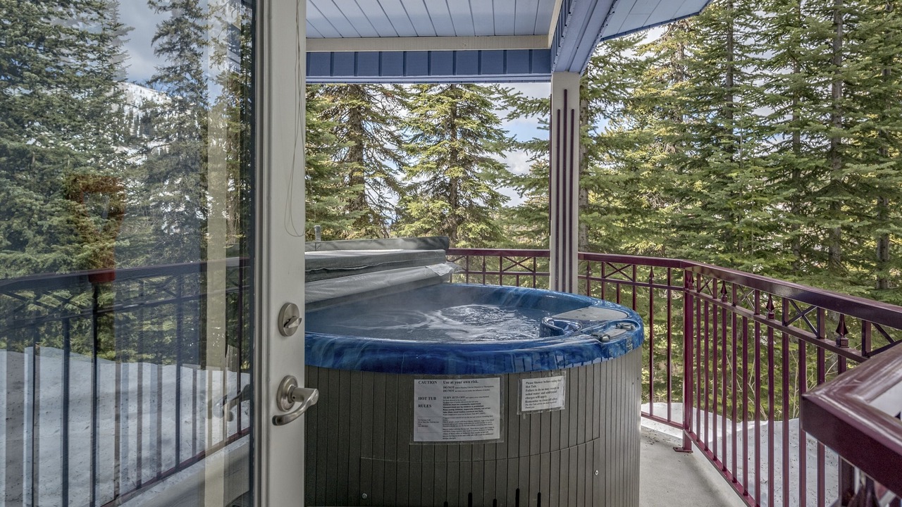Photo of Patio Balcony in Silver Star Mountain