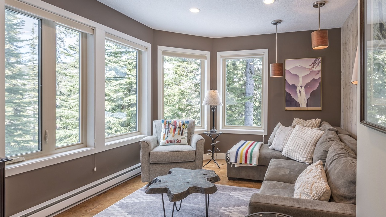 Photo of Livingroom in Silver Star Mountain