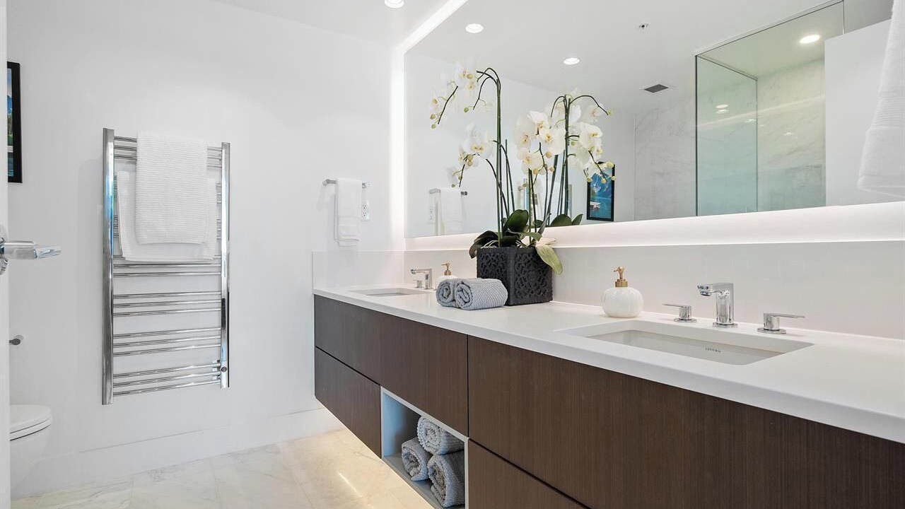 Photo of Bathroom in District of North Vancouver