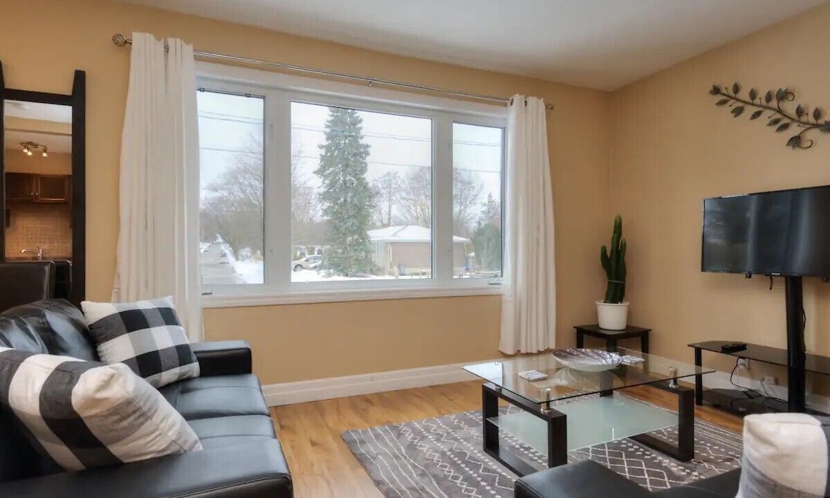 Photo of Livingroom in Guelph
