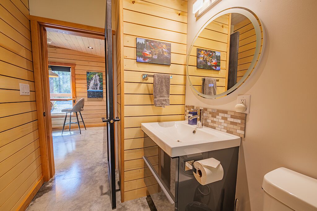 Photo of Bathroom in Ucluelet