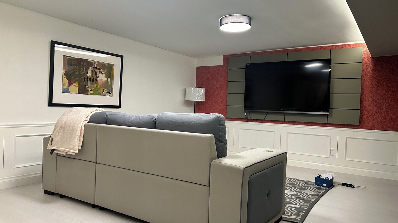 Photo of Livingroom in Lynn Valley