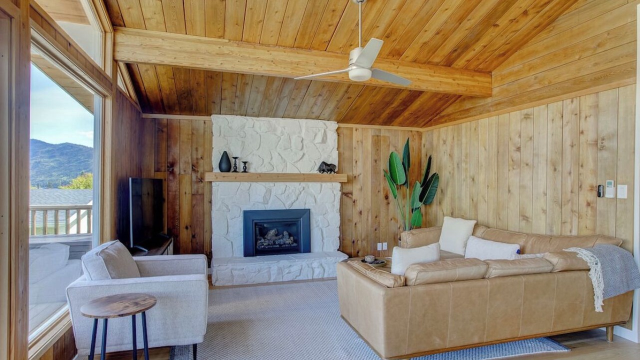 Photo of Livingroom in Central Okanagan