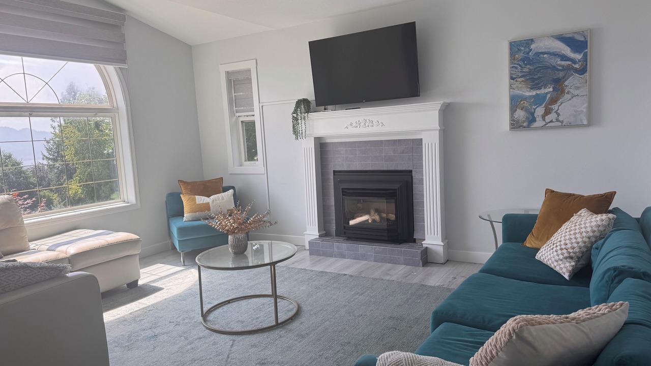Photo of Livingroom in Shannon Lake