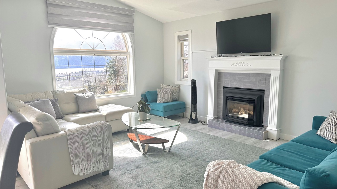 Photo of Livingroom in Shannon Lake