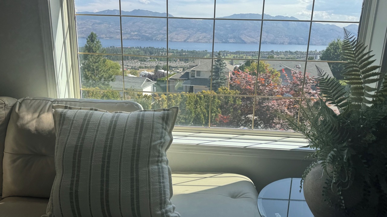 Photo of Livingroom in Shannon Lake