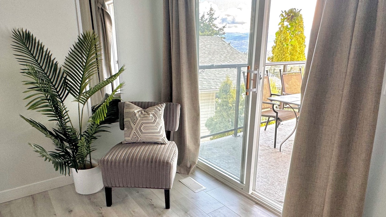 Photo of Livingroom in Shannon Lake