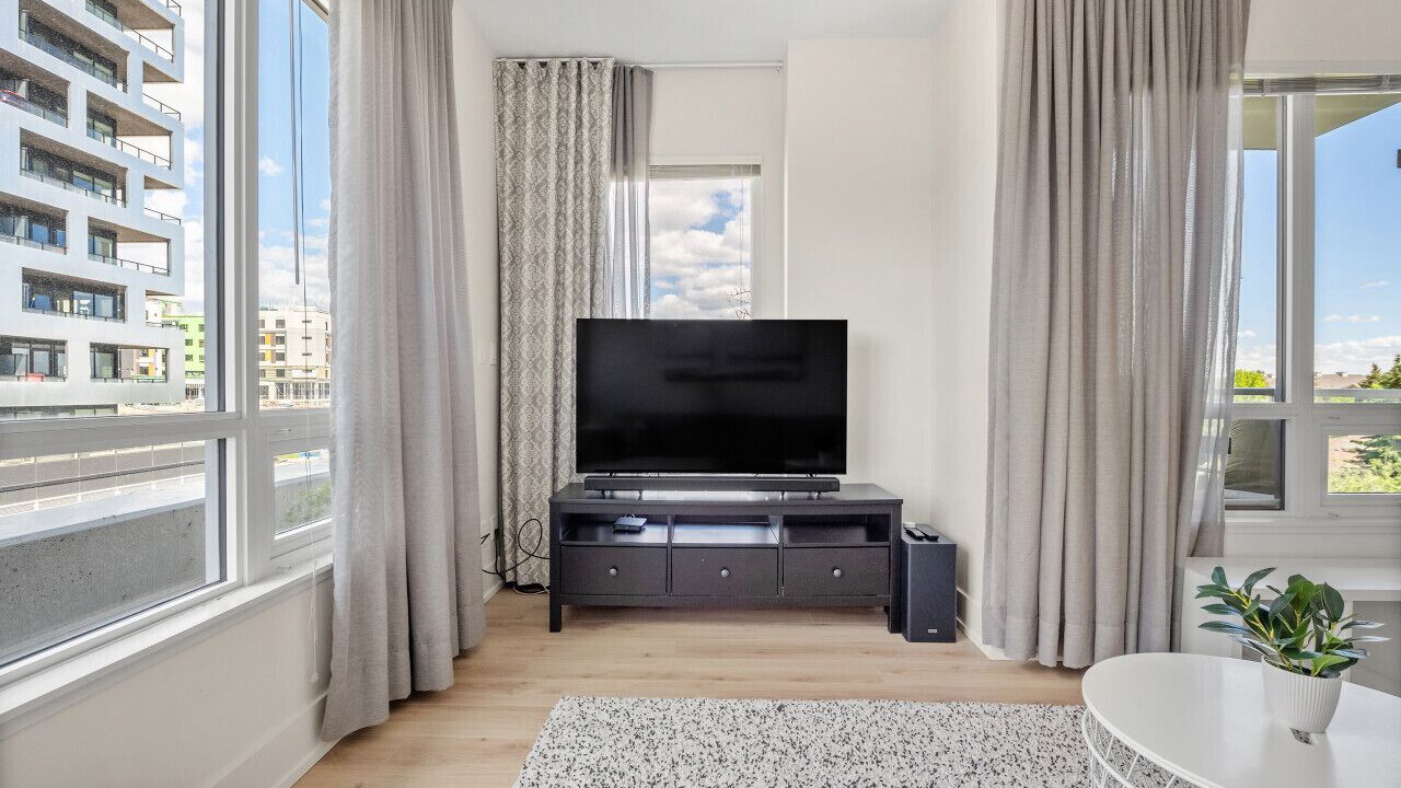 Photo of Livingroom in Bridgeland
