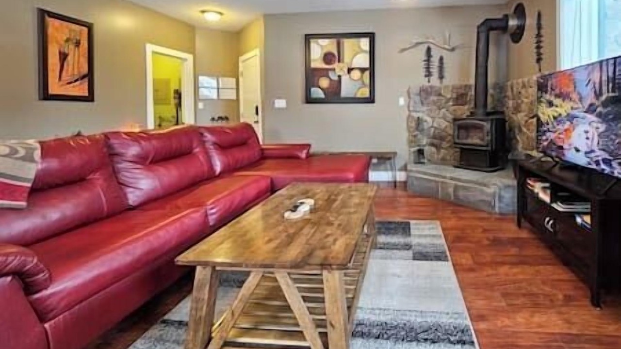 Photo of Livingroom in Radium Hot Springs