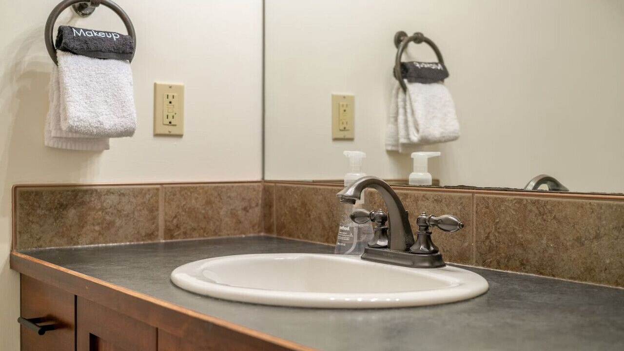 Photo of Bathroom in Radium Hot Springs
