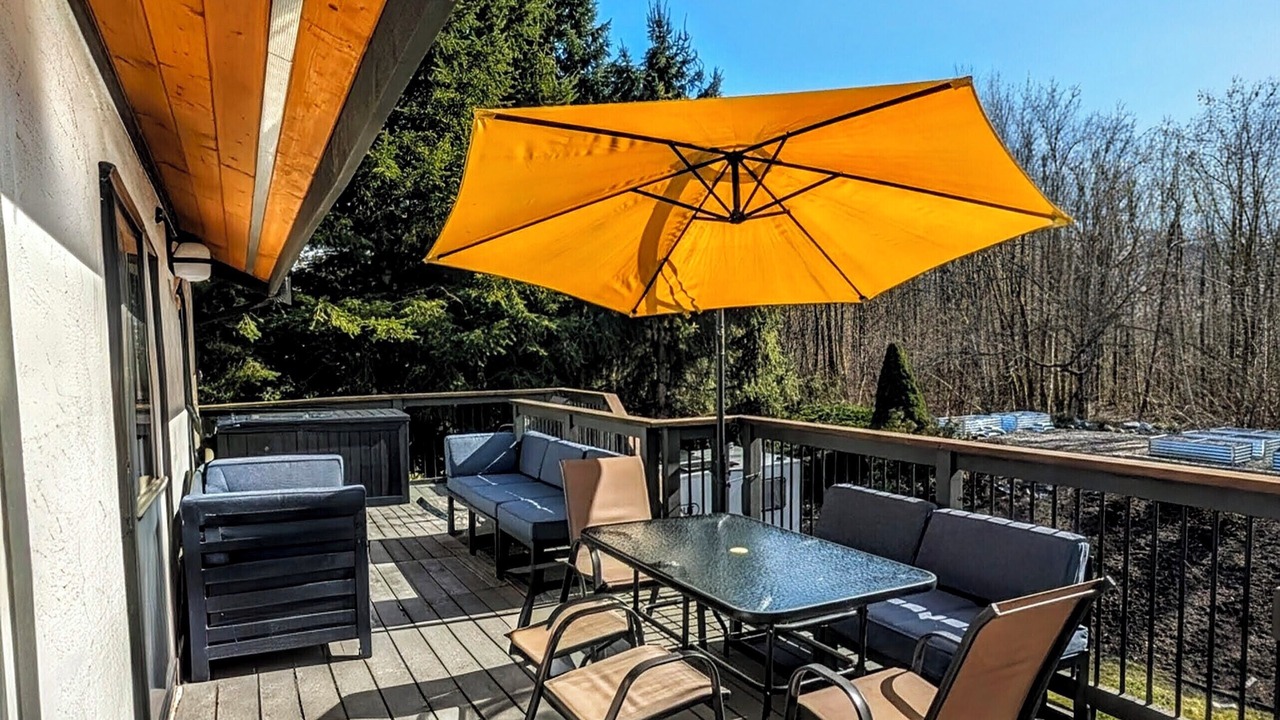 Photo of Outdoor in Brackendale