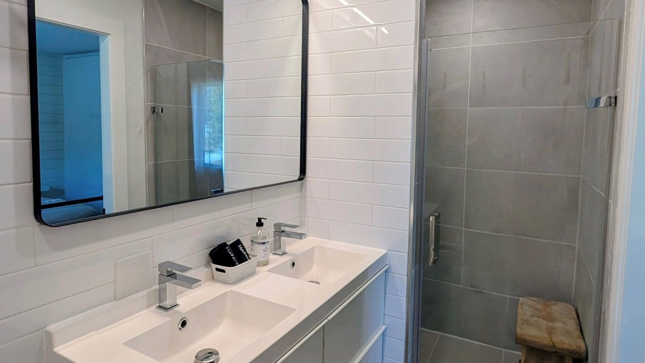 Photo of Bathroom in Brackendale