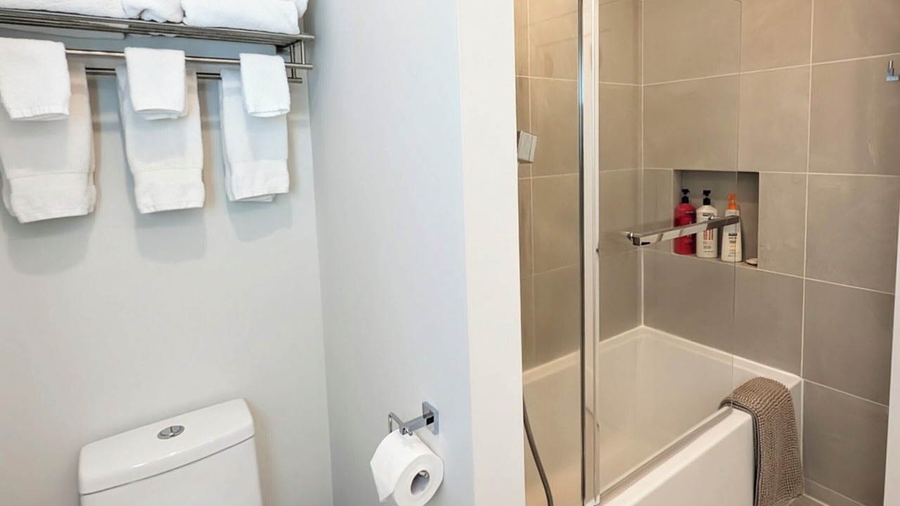 Photo of Bathroom in Brackendale