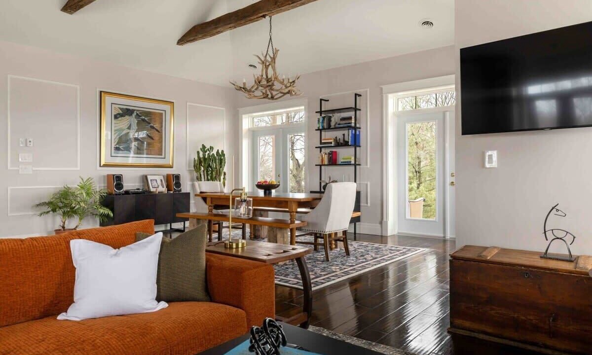Photo of Livingroom in Frontenac