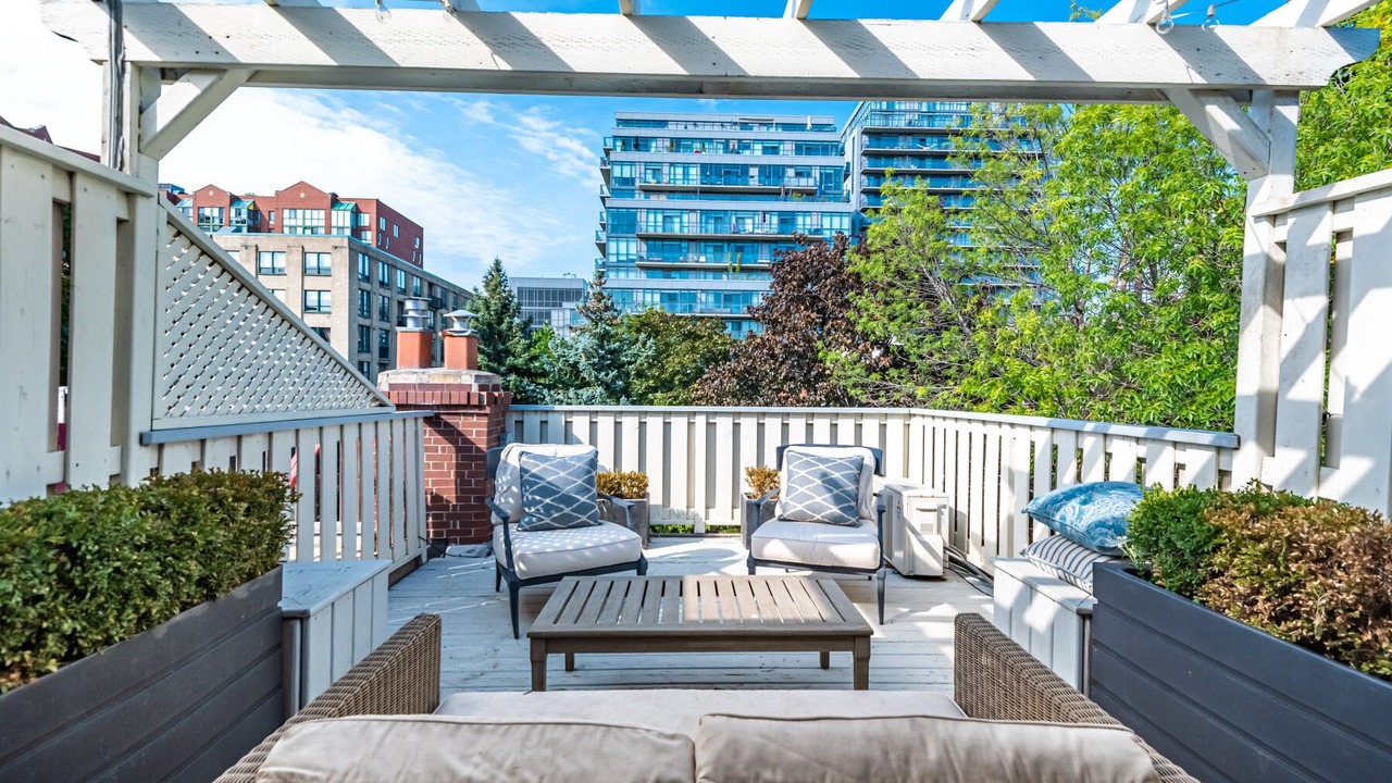 Photo of Patio Balcony in Fashion District