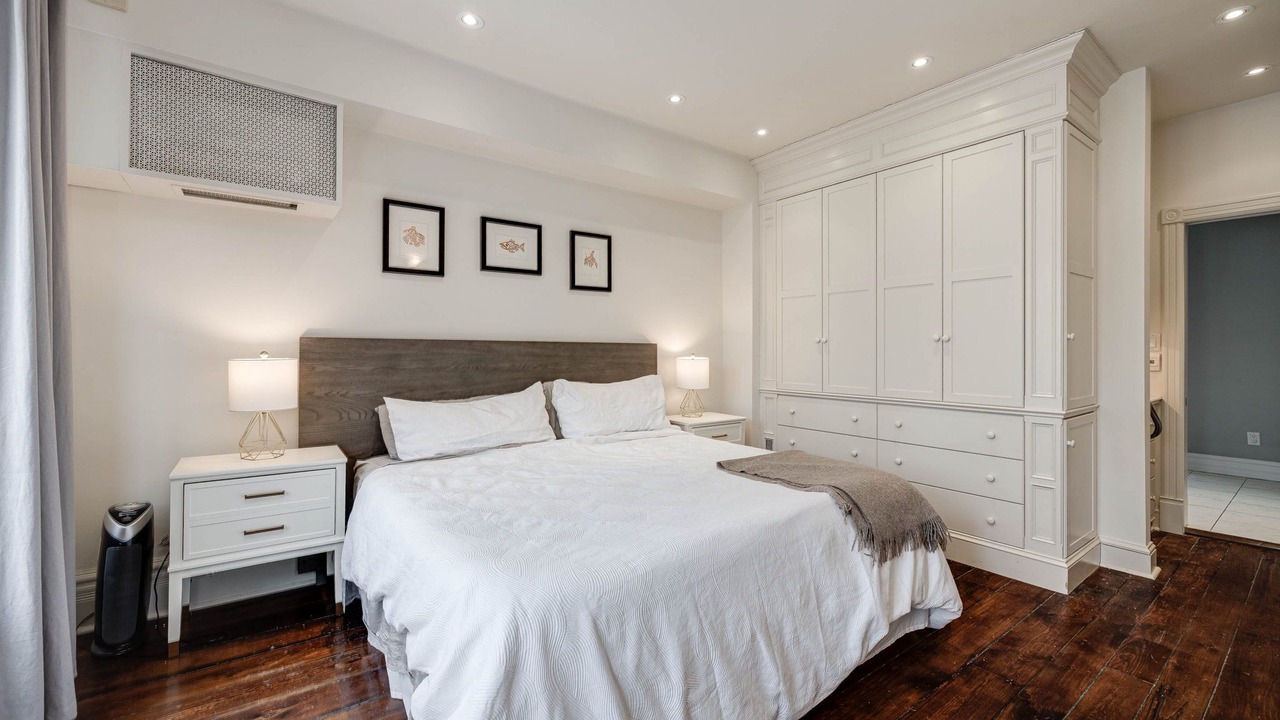 Photo of Bedroom in Fashion District
