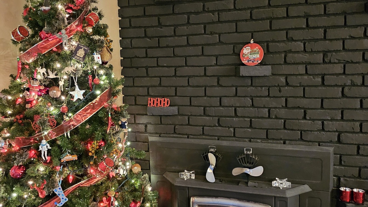 Photo of Livingroom in Saanich