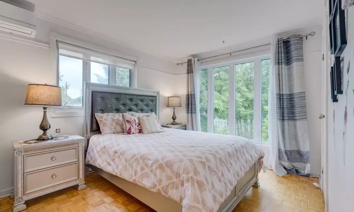 Photo of Bedroom in Saint-Hubert