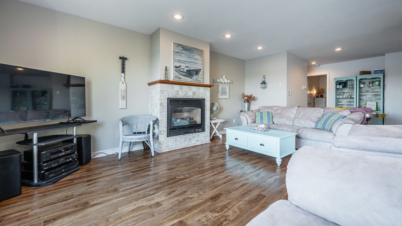 Photo of Livingroom in Miller Lake