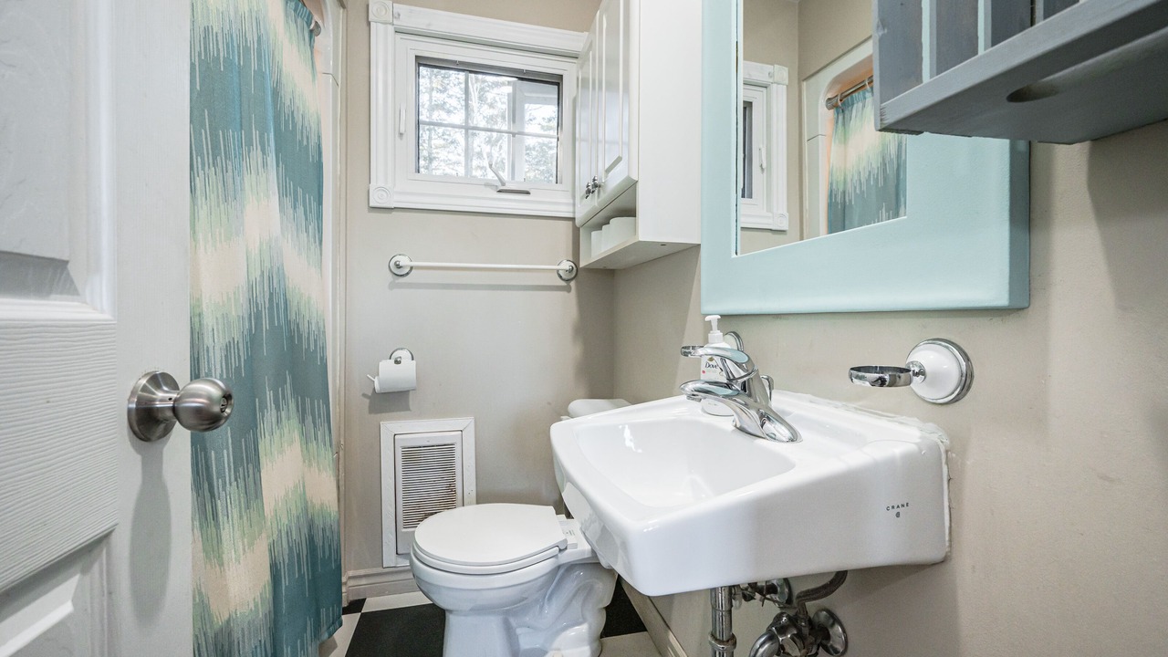 Photo of Bathroom in Miller Lake