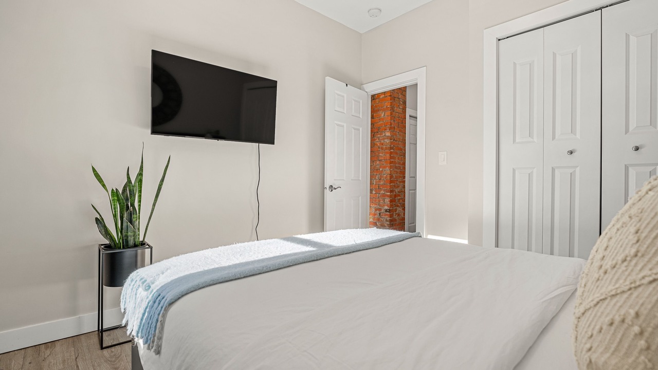 Photo of Bedroom in Crescent Heights