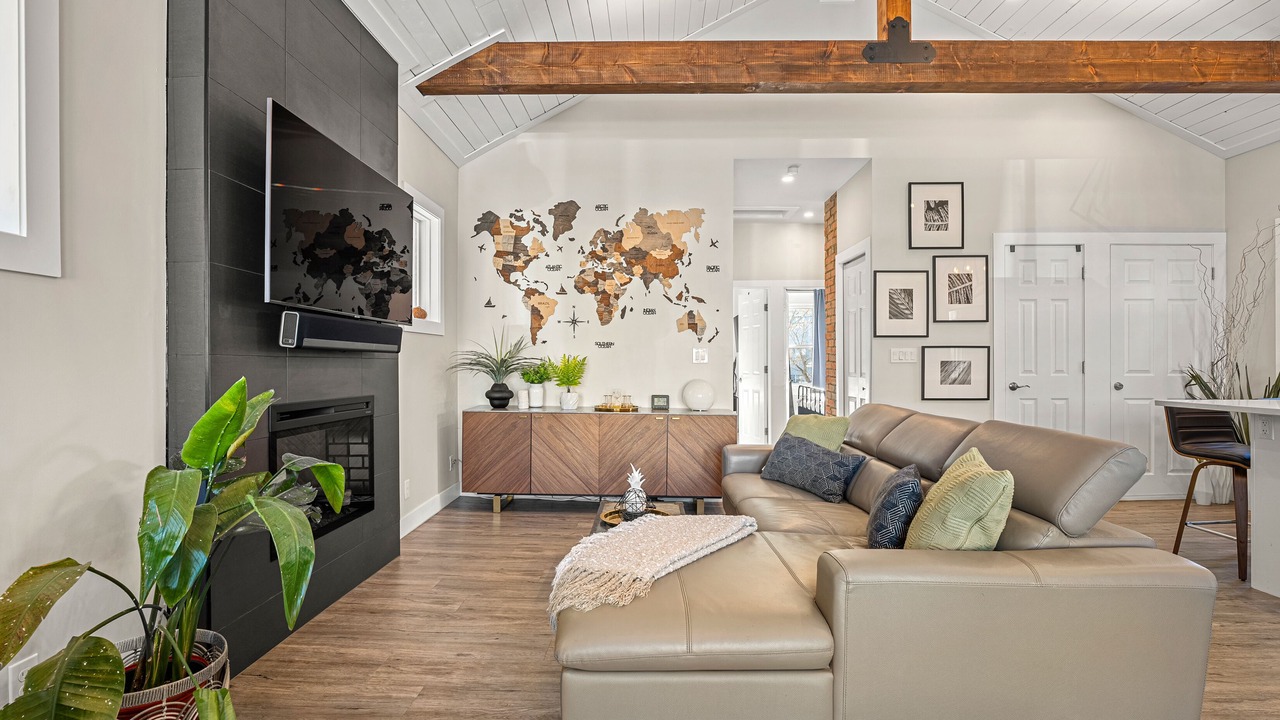 Photo of Livingroom in Crescent Heights