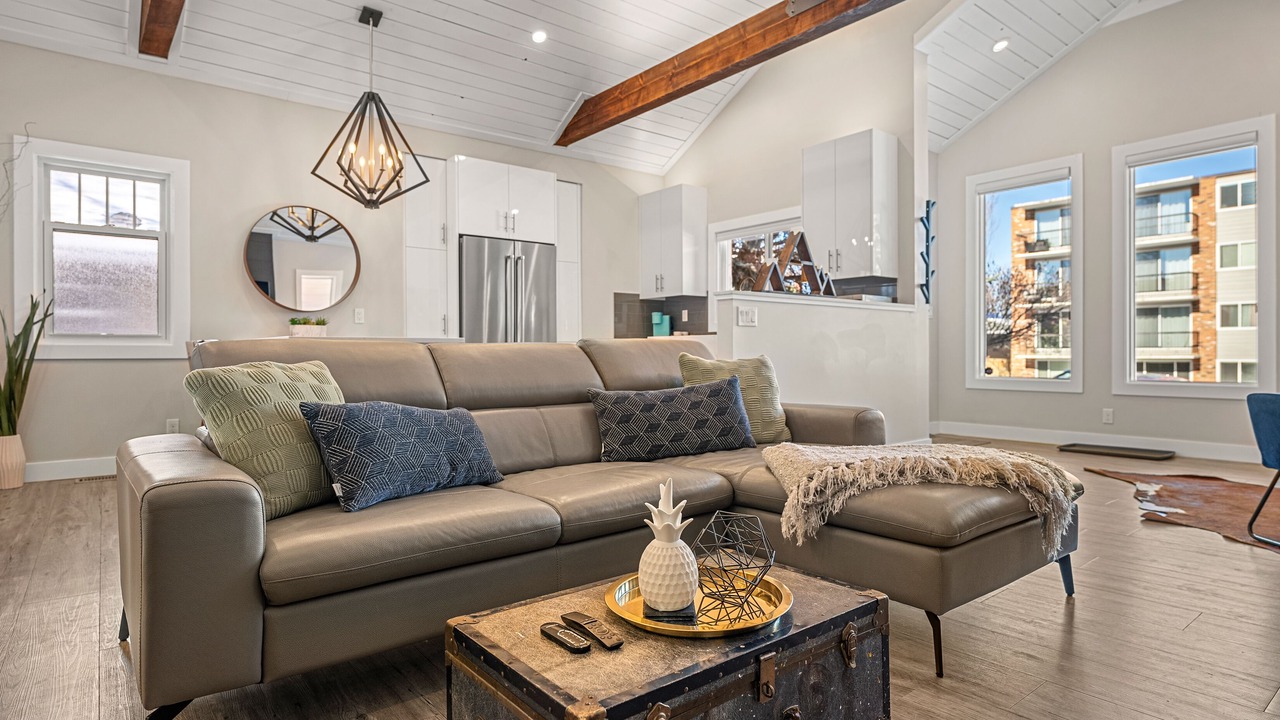 Photo of Livingroom in Crescent Heights