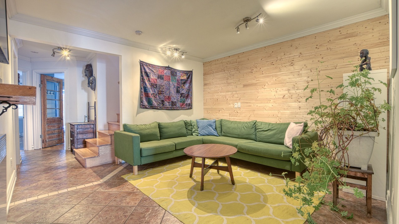 Photo of Livingroom in La Petite-Patrie