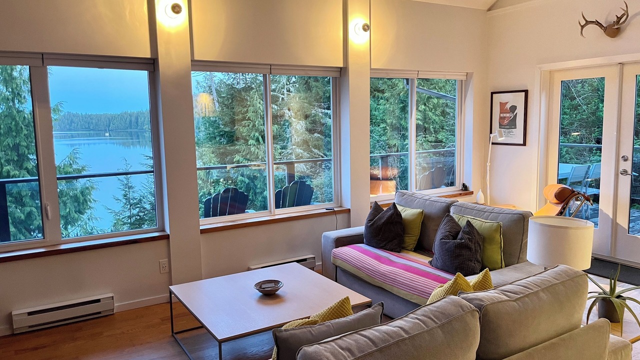 Photo of Livingroom in Ucluelet