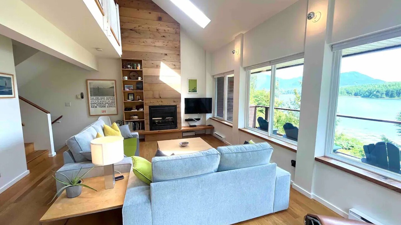 Photo of Livingroom in Ucluelet