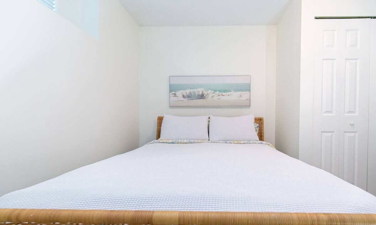Photo of Bedroom in Saanich East