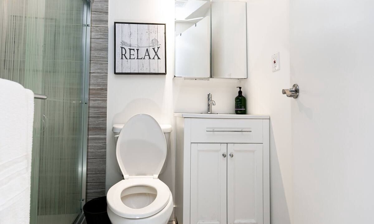 Photo of Bathroom in Saanich East