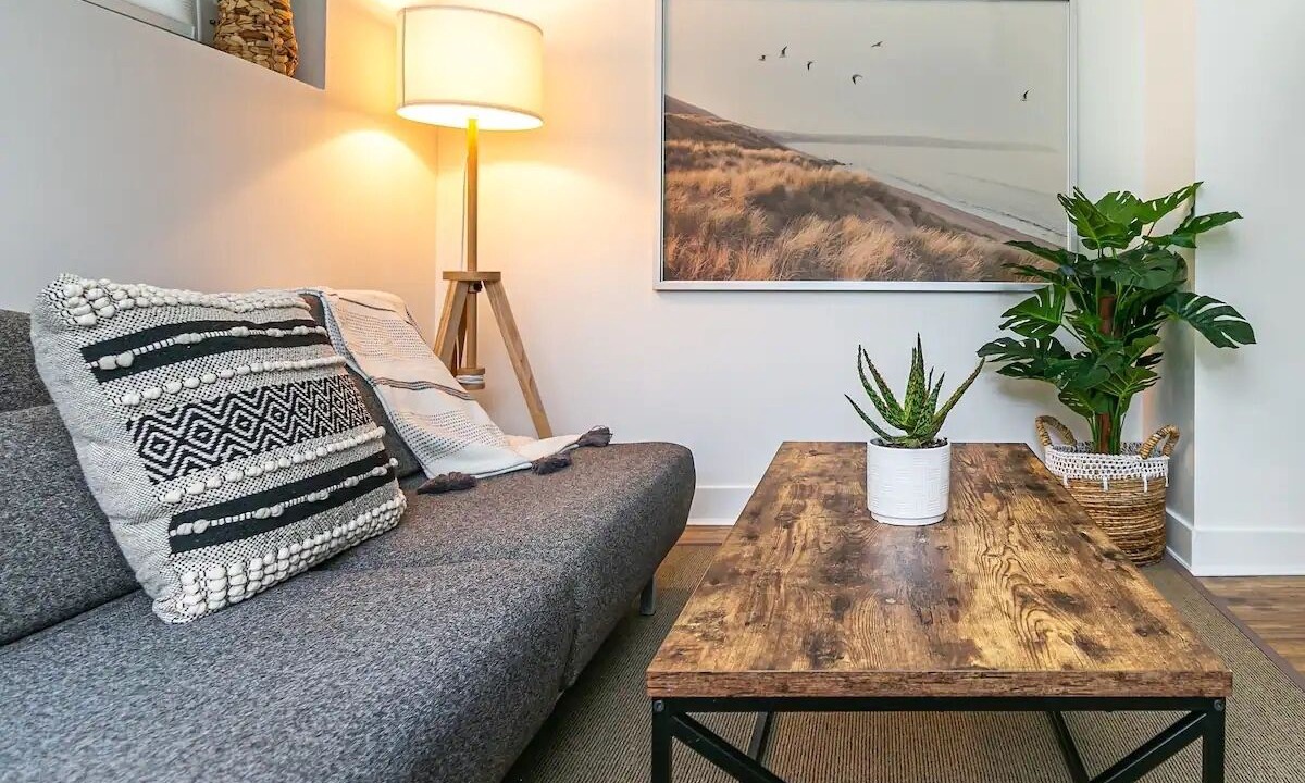 Photo of Livingroom in Saanich East