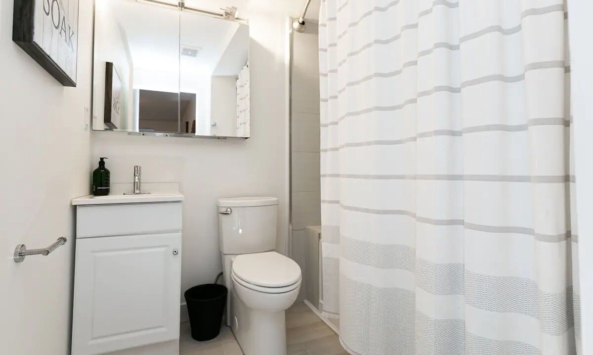 Photo of Bathroom in Saanich East