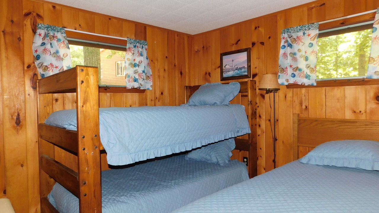Photo of Bedroom in Raymond