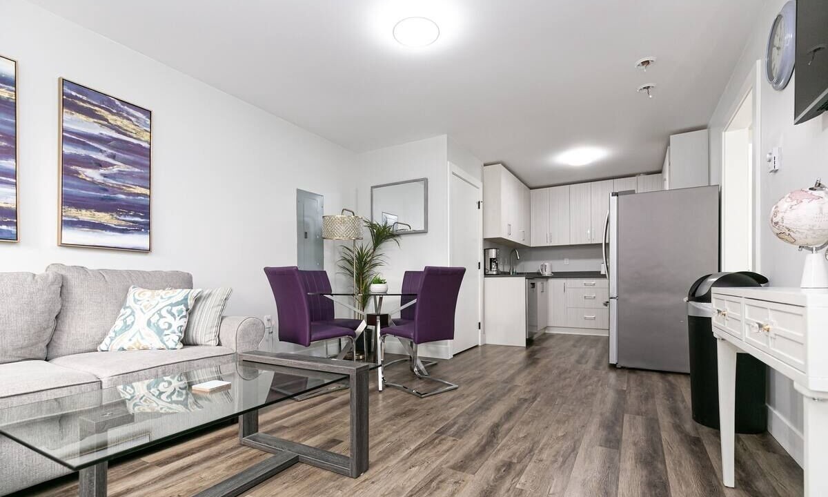 Photo of Livingroom in Saanich West