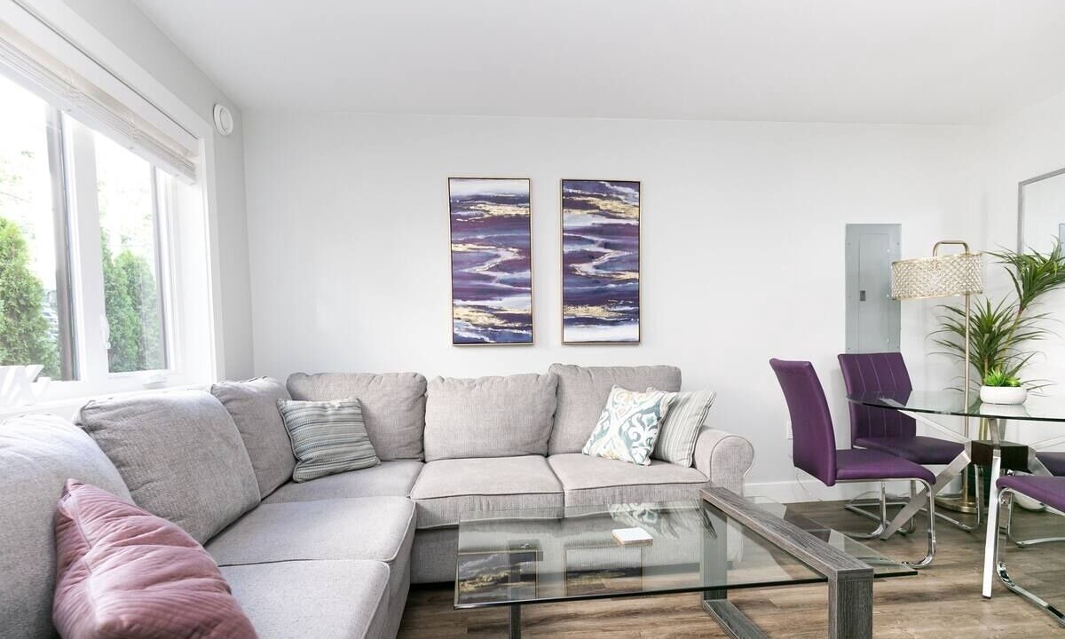 Photo of Livingroom in Saanich West