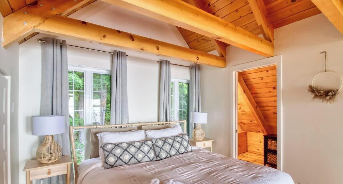 Photo of Bedroom in Baie-St-Paul