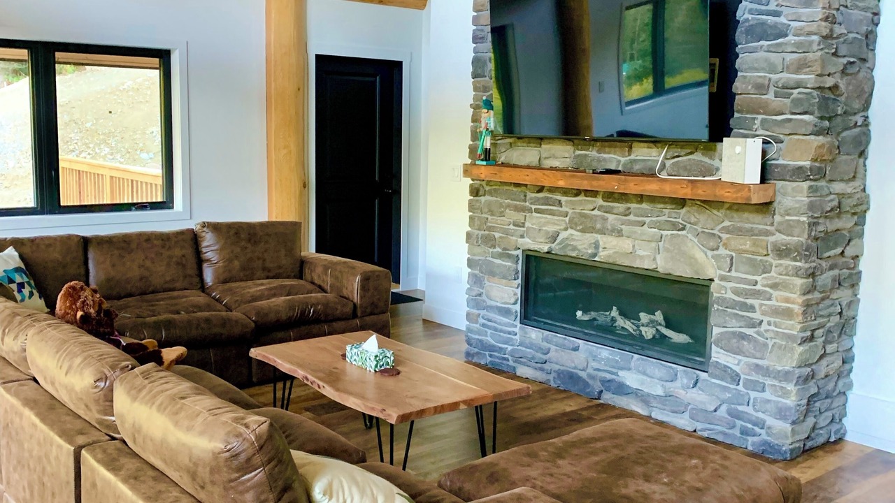 Photo of Livingroom in Hemlock Valley