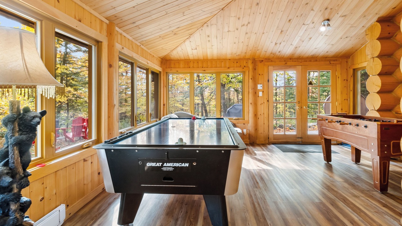 Photo of Bedroom in Fiddler Lake Resort