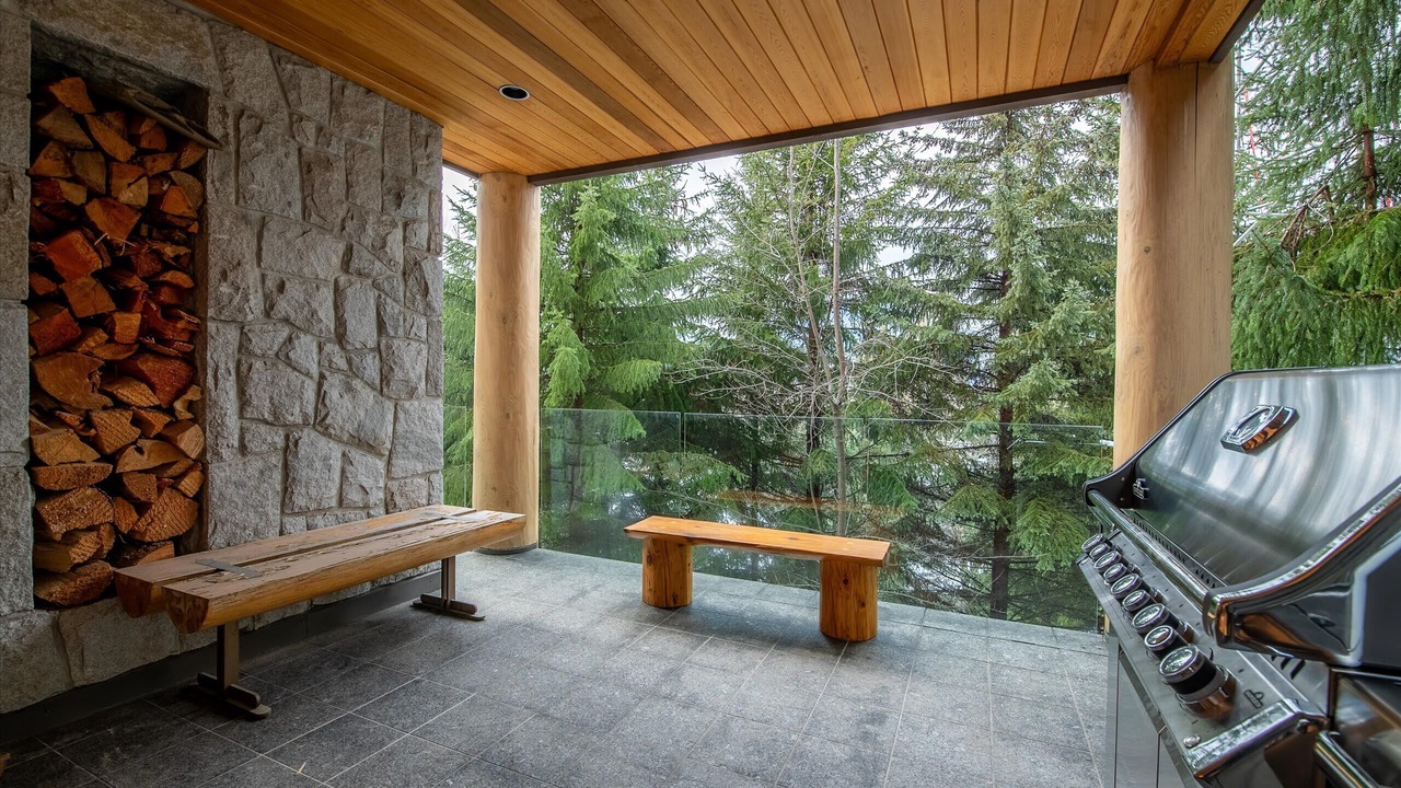 Photo of Outdoor in Upper Village