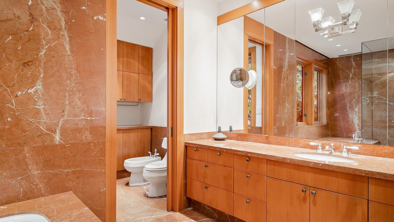Photo of Bathroom in Upper Village