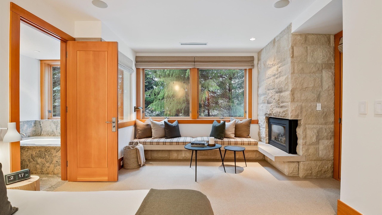Photo of Livingroom in Upper Village